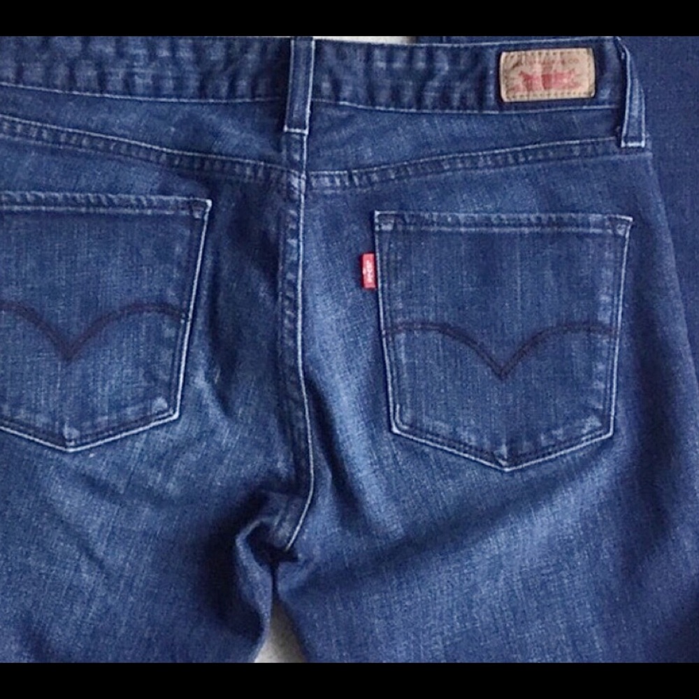 Levi’s, Dark blue 553 Mid rise Boot, size 2